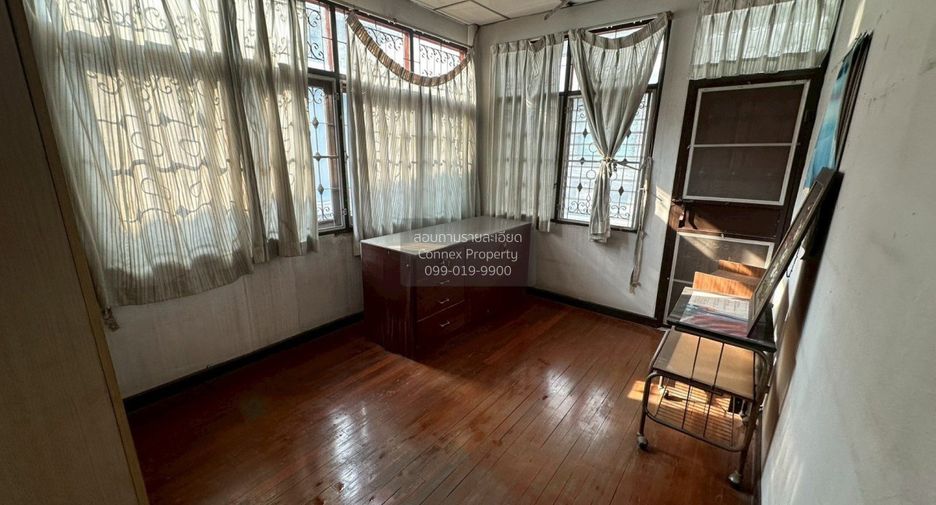 For sale 4 ベッドルーム house in Lat Phrao, Bangkok