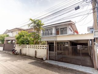 For sale 4 ベッドルーム house in Lat Phrao, Bangkok