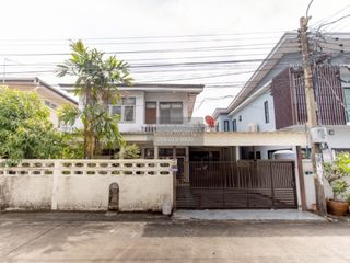 For sale 4 ベッドルーム house in Lat Phrao, Bangkok