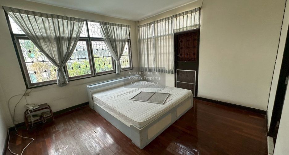 For sale 4 ベッドルーム house in Lat Phrao, Bangkok