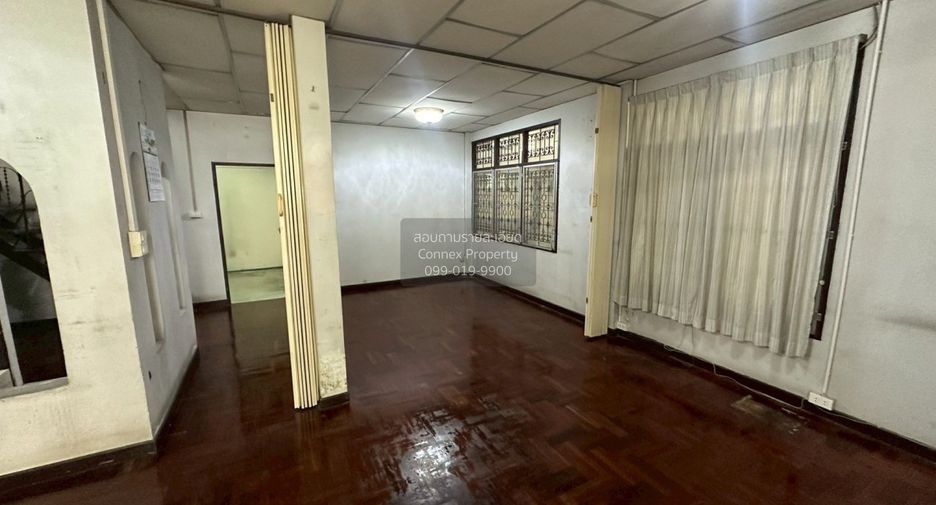 For sale 4 ベッドルーム house in Lat Phrao, Bangkok