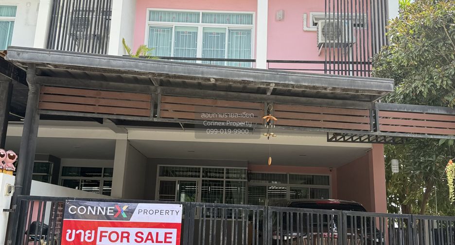 For sale 3 bedrooms townhouse in Bang Khae, Bangkok