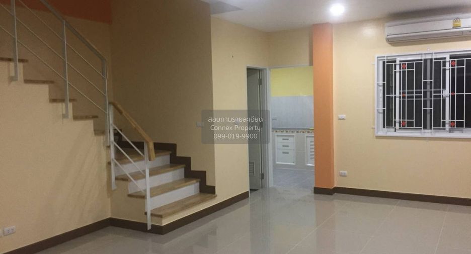 For sale 3 bedrooms townhouse in Bang Khae, Bangkok