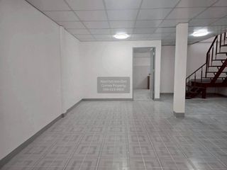 For sale 3 bedrooms townhouse in Huai Khwang, Bangkok