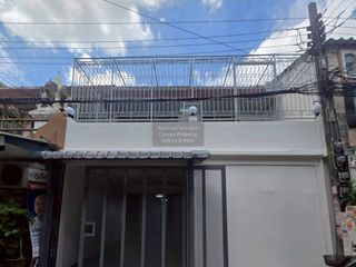 For sale 3 bedrooms townhouse in Huai Khwang, Bangkok