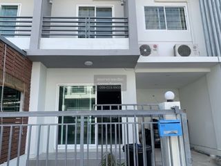 出售 3 卧室 联排别墅 在 Mueang Samut Sakhon, Samut Sakhon
