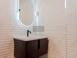 For sale 6 bedrooms townhouse in Huai Khwang, Bangkok