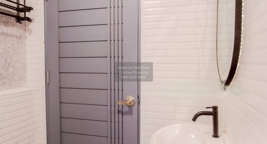 For sale 6 bedrooms townhouse in Huai Khwang, Bangkok