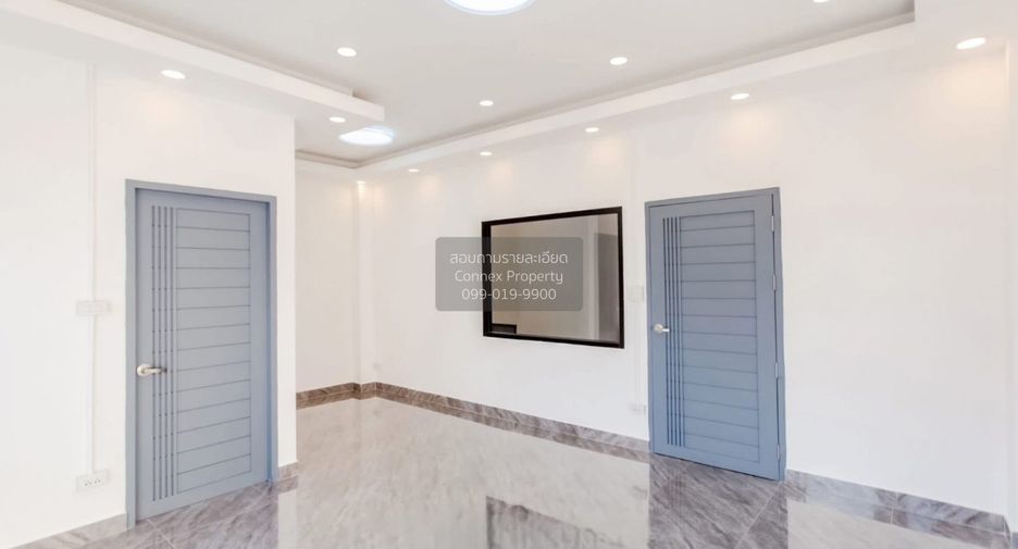 For sale 6 bedrooms townhouse in Huai Khwang, Bangkok