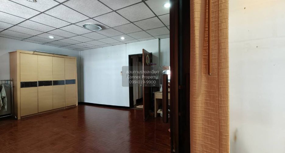 Casa adosada en venta de 4 habitaciones en Chom Thong, Bangkok