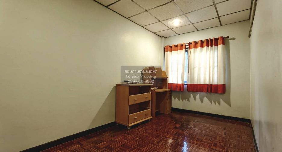 Casa adosada en venta de 4 habitaciones en Chom Thong, Bangkok