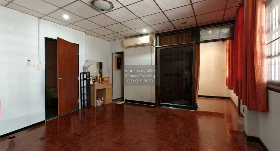 Casa adosada en venta de 4 habitaciones en Chom Thong, Bangkok