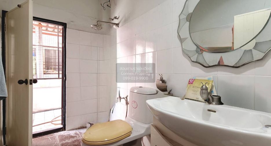 Casa adosada en venta de 4 habitaciones en Chom Thong, Bangkok