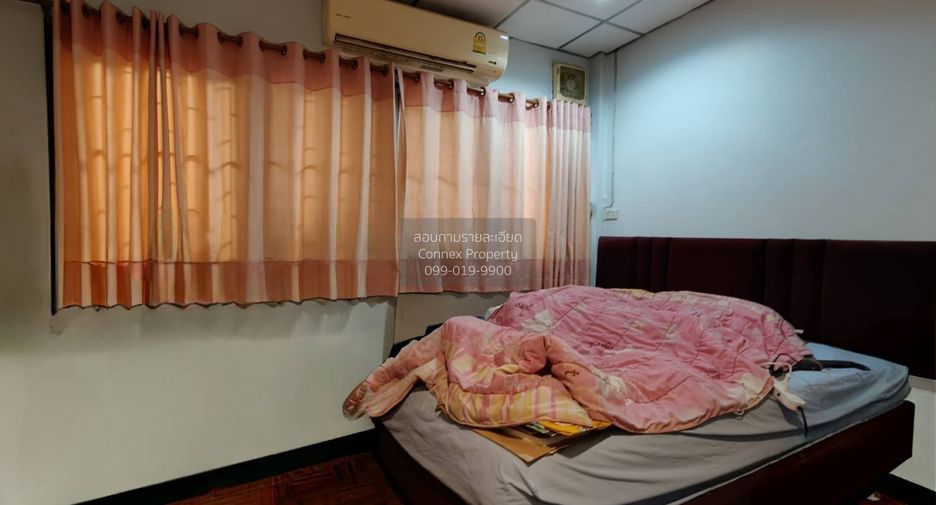 Casa adosada en venta de 4 habitaciones en Chom Thong, Bangkok
