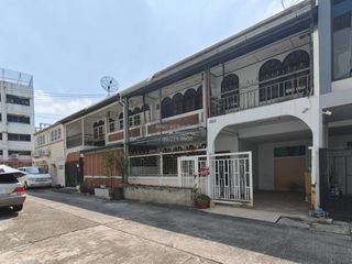 For sale 4 bedrooms townhouse in Chom Thong, Bangkok