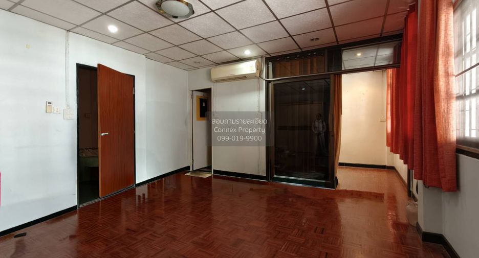 Casa adosada en venta de 4 habitaciones en Chom Thong, Bangkok