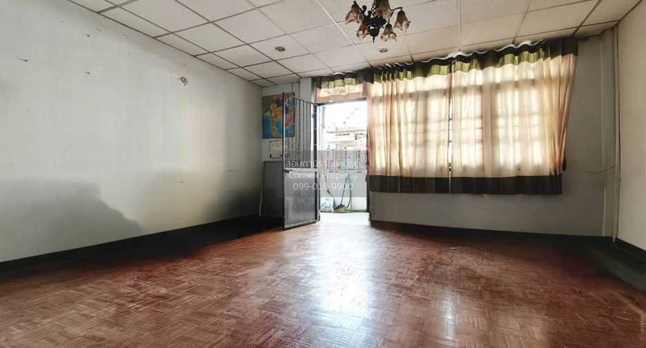 Casa adosada en venta de 4 habitaciones en Chom Thong, Bangkok