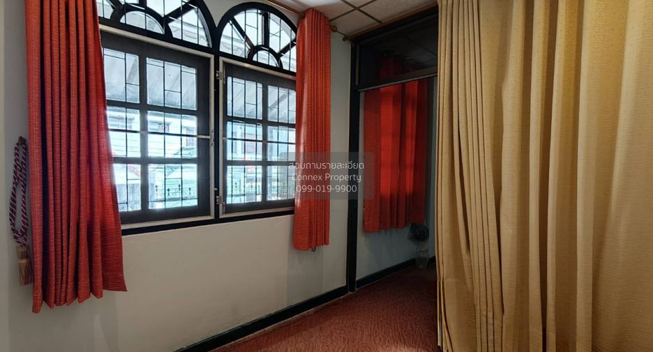 Casa adosada en venta de 4 habitaciones en Chom Thong, Bangkok