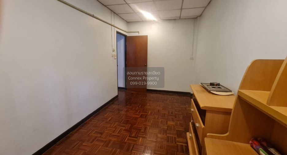 Casa adosada en venta de 4 habitaciones en Chom Thong, Bangkok