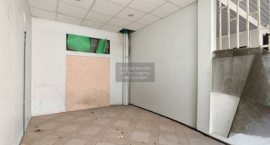 Casa adosada en venta de 4 habitaciones en Chom Thong, Bangkok