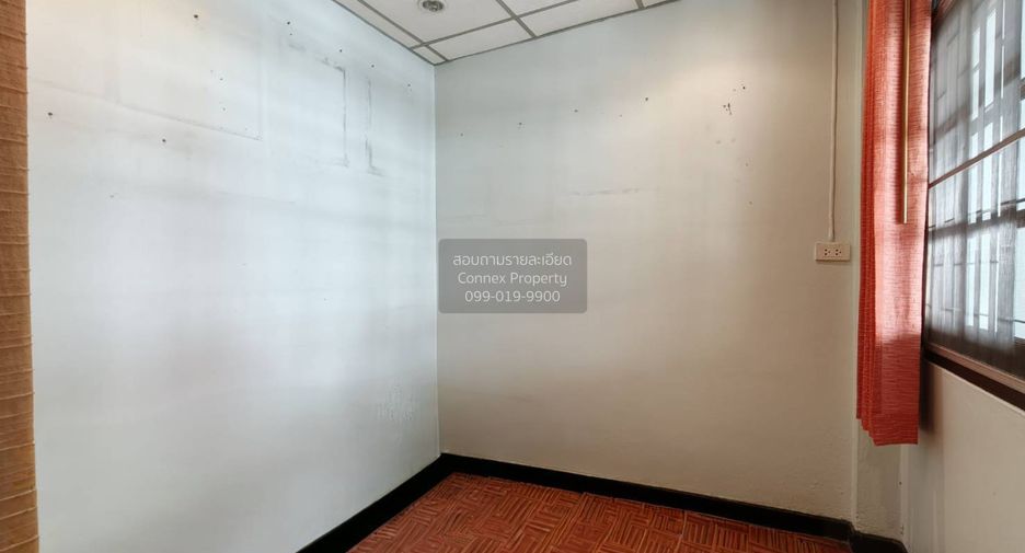 Casa adosada en venta de 4 habitaciones en Chom Thong, Bangkok