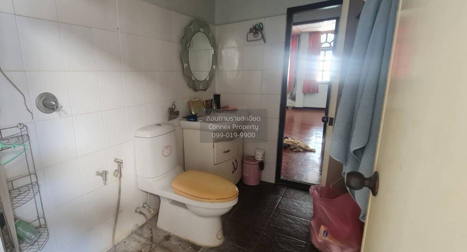 Casa adosada en venta de 4 habitaciones en Chom Thong, Bangkok