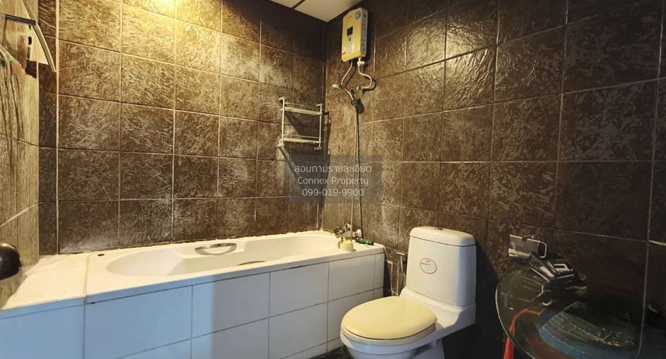 Casa adosada en venta de 4 habitaciones en Chom Thong, Bangkok