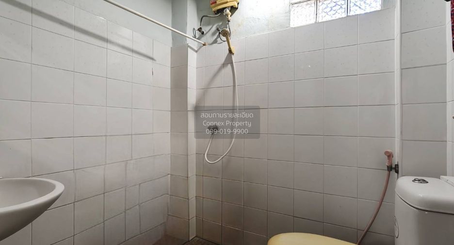 Casa adosada en venta de 4 habitaciones en Chom Thong, Bangkok