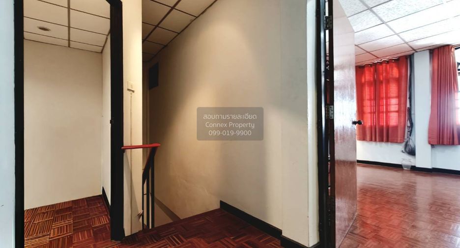 Casa adosada en venta de 4 habitaciones en Chom Thong, Bangkok