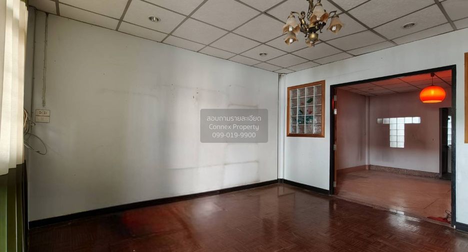 Casa adosada en venta de 4 habitaciones en Chom Thong, Bangkok