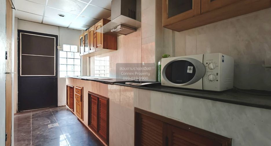 Casa adosada en venta de 4 habitaciones en Chom Thong, Bangkok