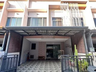 For sale 4 bedrooms townhouse in Lat Krabang, Bangkok