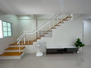 For sale 2 ベッドルーム townhouse in Sai Mai, Bangkok