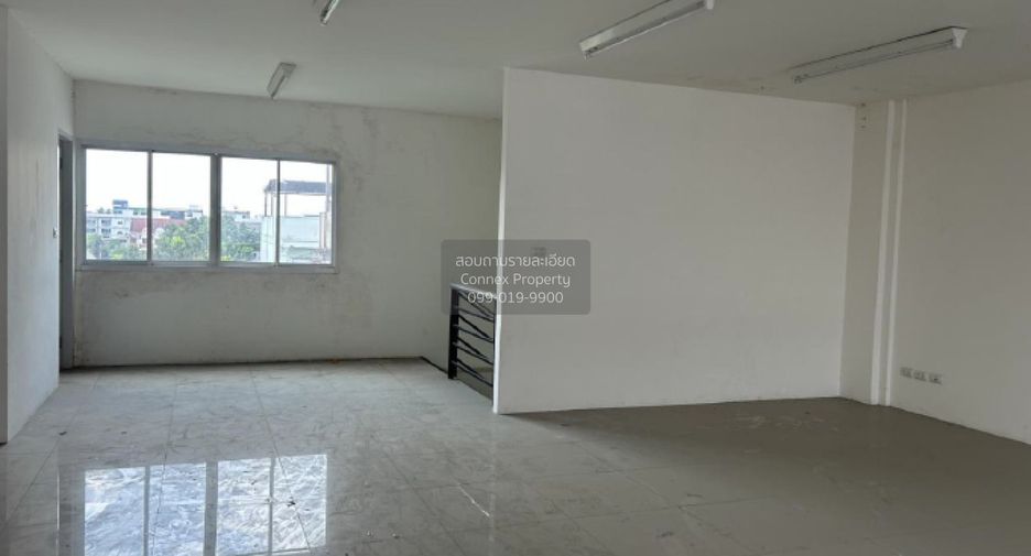 For sale 4 bedrooms retail Space in Bang Khae, Bangkok