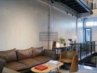 For sale 1 bed townhouse in Phaya Thai, Bangkok