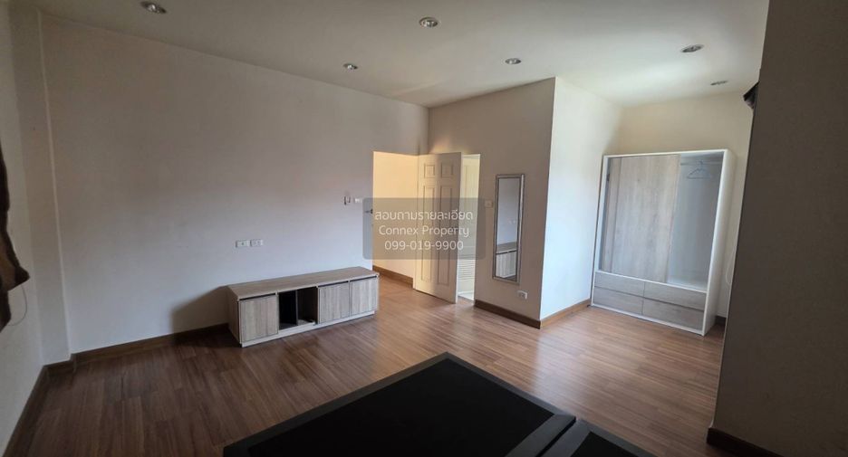 For sale 3 bedrooms house in Mueang Nonthaburi, Nonthaburi