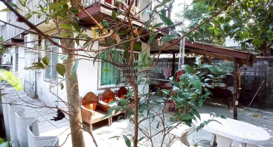 For sale 3 bedrooms house in Chatuchak, Bangkok