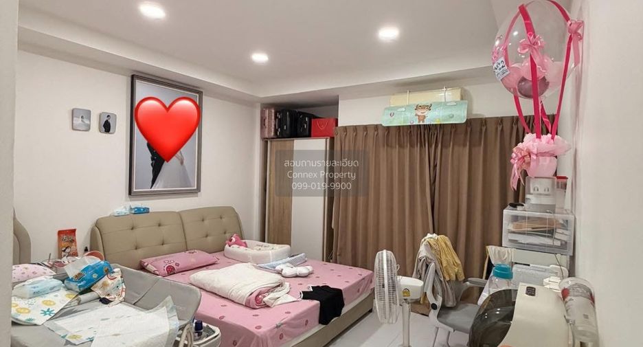 For sale 4 ベッドルーム townhouse in Bang Bon, Bangkok