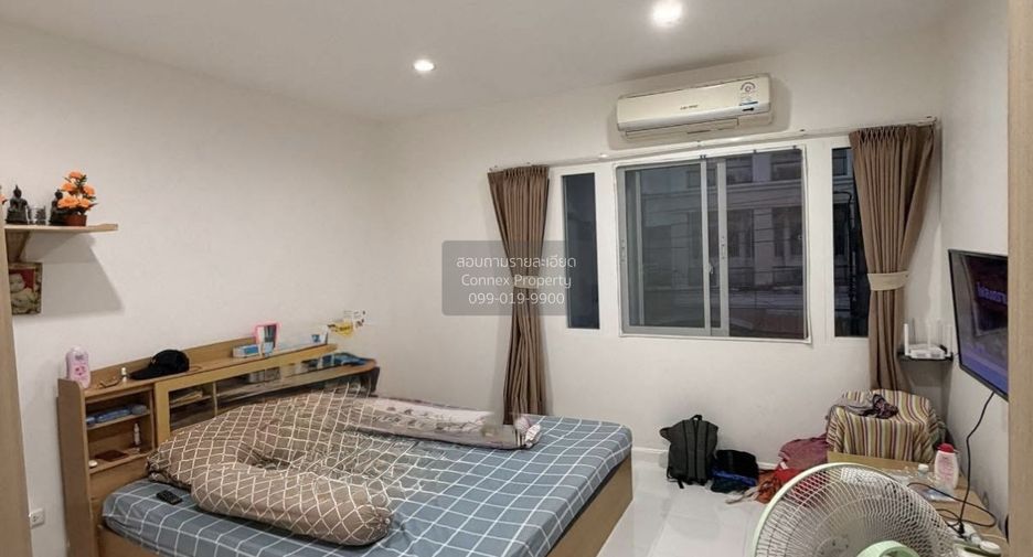 For sale 4 ベッドルーム townhouse in Bang Bon, Bangkok