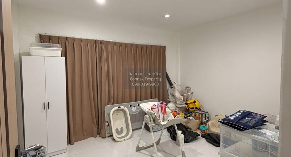 For sale 4 ベッドルーム townhouse in Bang Bon, Bangkok