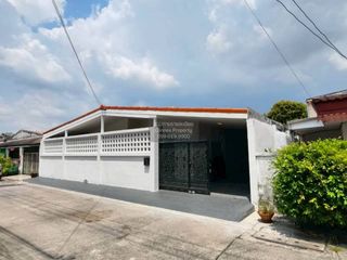 Haus zum Kauf mit 3 Zimmer in Lat Phrao, Bangkok