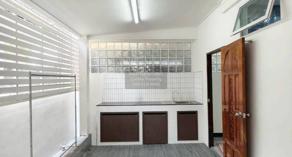 Haus zum Kauf mit 3 Zimmer in Lat Phrao, Bangkok