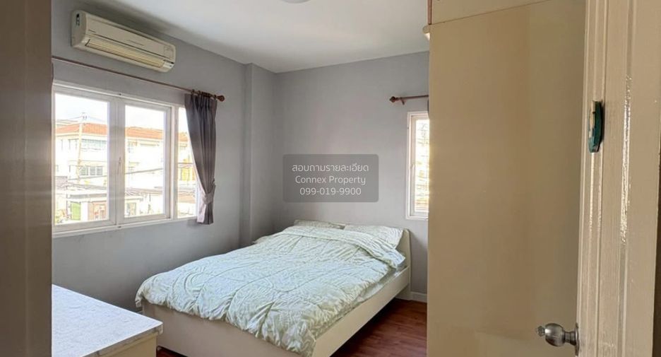 For sale 3 bedrooms house in Bang Kapi, Bangkok
