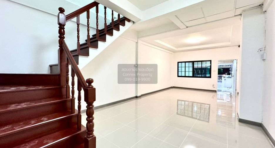 For sale 2 bedrooms townhouse in Mueang Samut Prakan, Samut Prakan