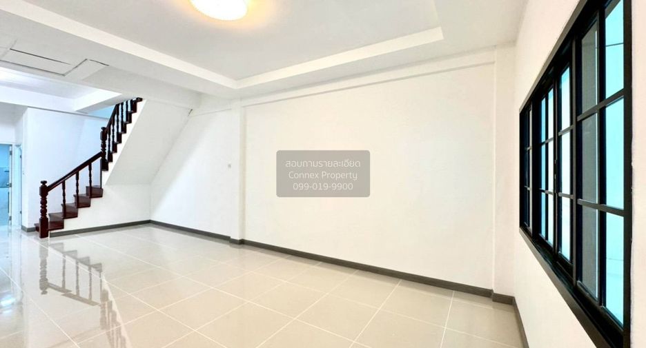 For sale 2 bedrooms townhouse in Mueang Samut Prakan, Samut Prakan