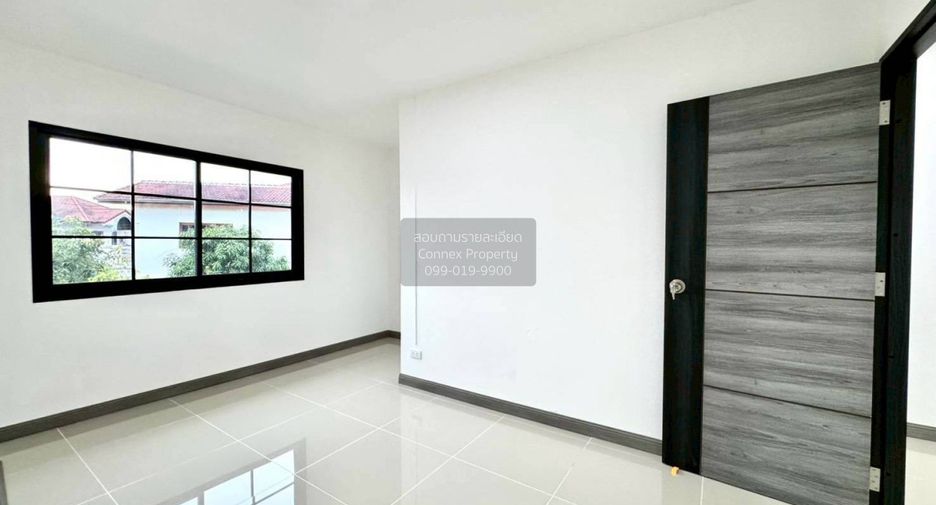 For sale 2 bedrooms townhouse in Mueang Samut Prakan, Samut Prakan