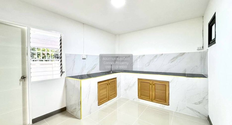 For sale 2 bedrooms townhouse in Mueang Samut Prakan, Samut Prakan