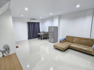 For sale 3 bedrooms townhouse in Prawet, Bangkok