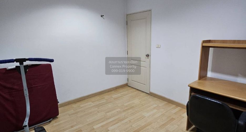 For sale 3 bedrooms townhouse in Prawet, Bangkok