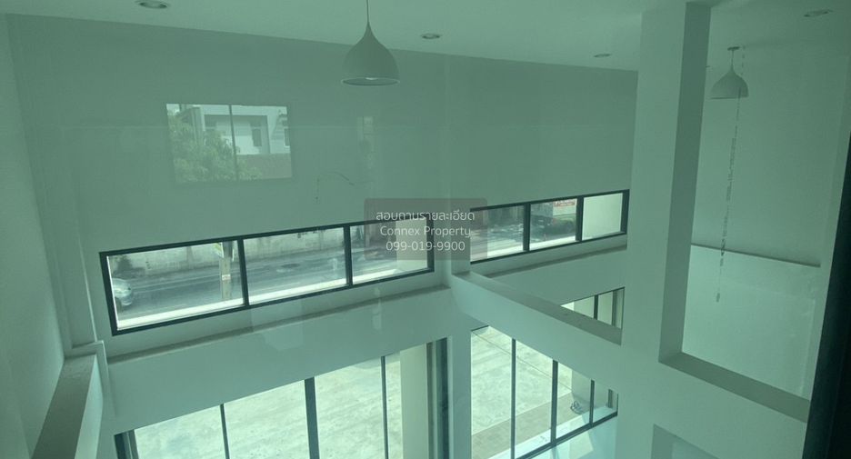 For sale 4 bedrooms townhouse in Bang Khen, Bangkok